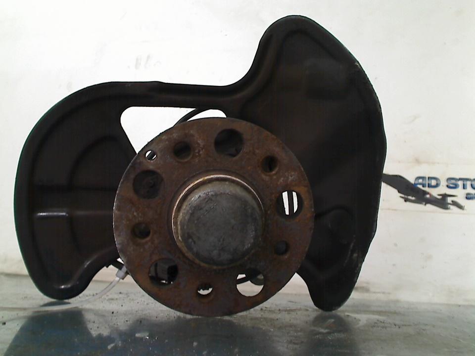 Fusee Rechts Voor Mercedes-Benz C Estate (S204) (2007-08/..), Gebruikt, Mercedes-Benz AG, Mercedes-Benz, Mercedesstraße 120, Stuttgart 70372, , Duitsland