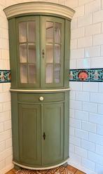 Groene vitrine hoekkast in twee delen met lade., Ophalen, Gebruikt, Met deur(en), 200 cm of meer