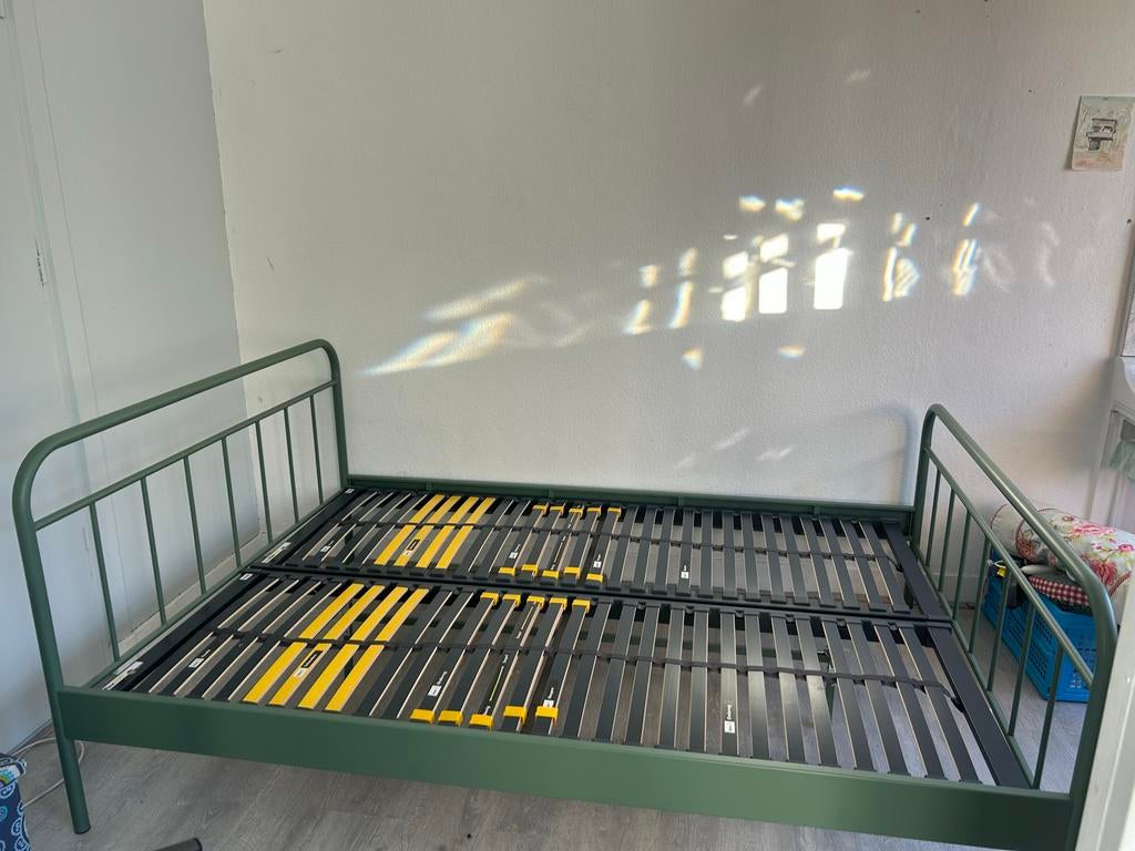 Ledikant Beterbed 140x200 - Poten beschadigd, nog bruikbaar, Huis en Inrichting, Slaapkamer | Bedden, Ophalen, Gebruikt, Tweepersoons