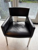 Bureau/eetkamerstoel van Foucault, Ophalen