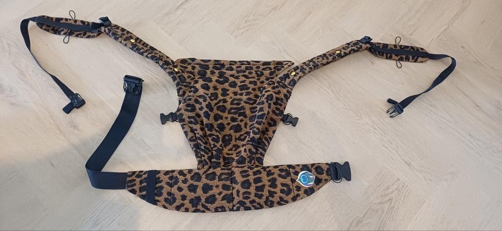​Artipoppe Baby Carrier – Leopard Classic, Ophalen of Verzenden, Zo goed als nieuw