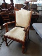 Antieke eiken armleunstoel