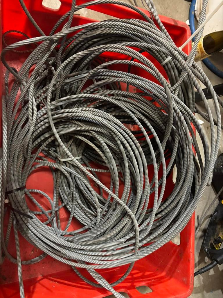 Flinke lengte rvs Staaldraad 6mm, Tuin en Terras, Gaas en Draad, Ophalen of Verzenden, Zo goed als nieuw, Minder dan 10 meter