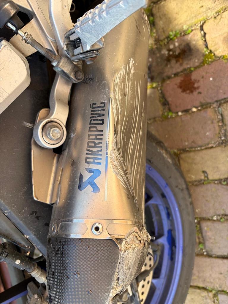 Akrapovic uitlaat voor Yamaha MT-125 (beschadigd), Ophalen of Verzenden, Gebruikt