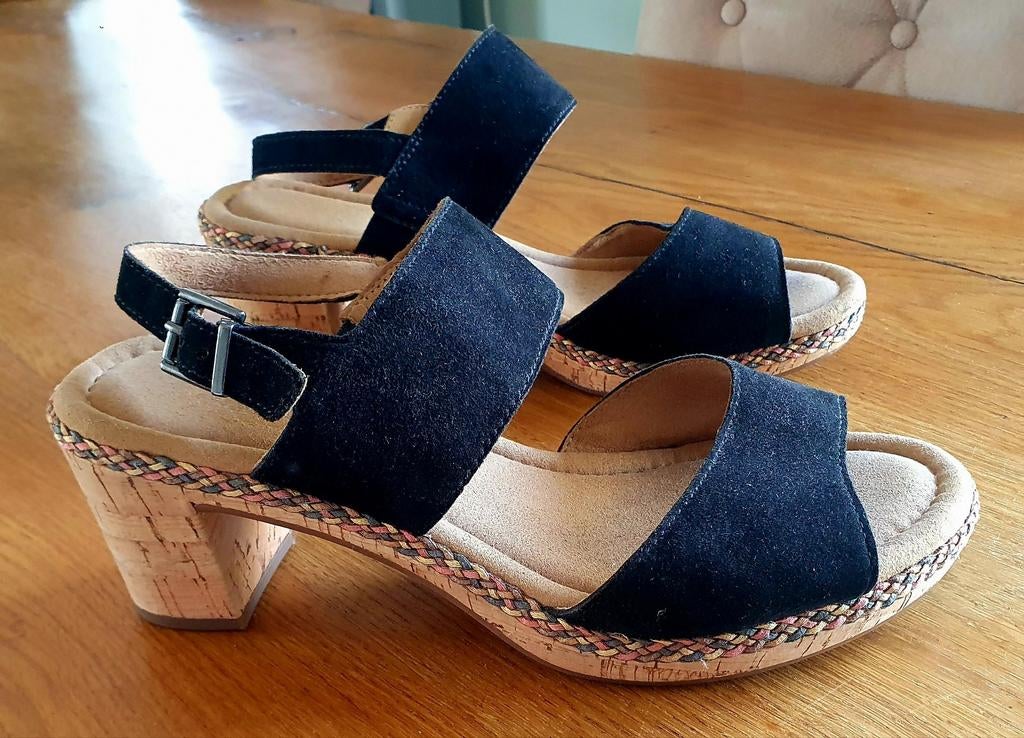 Gabor sandalen model 777 zwart maat 6 (39) zgan
Kleur: zwart, Kleding | Dames, Schoenen, Ophalen of Verzenden, Zo goed als nieuw