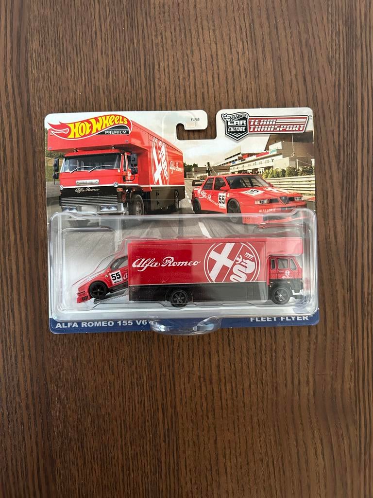 Hot Wheels Premium Team Transport Alfa Romeo 155 V6, Hobby en Vrije tijd, Modelauto's | Overige schalen, Ophalen of Verzenden