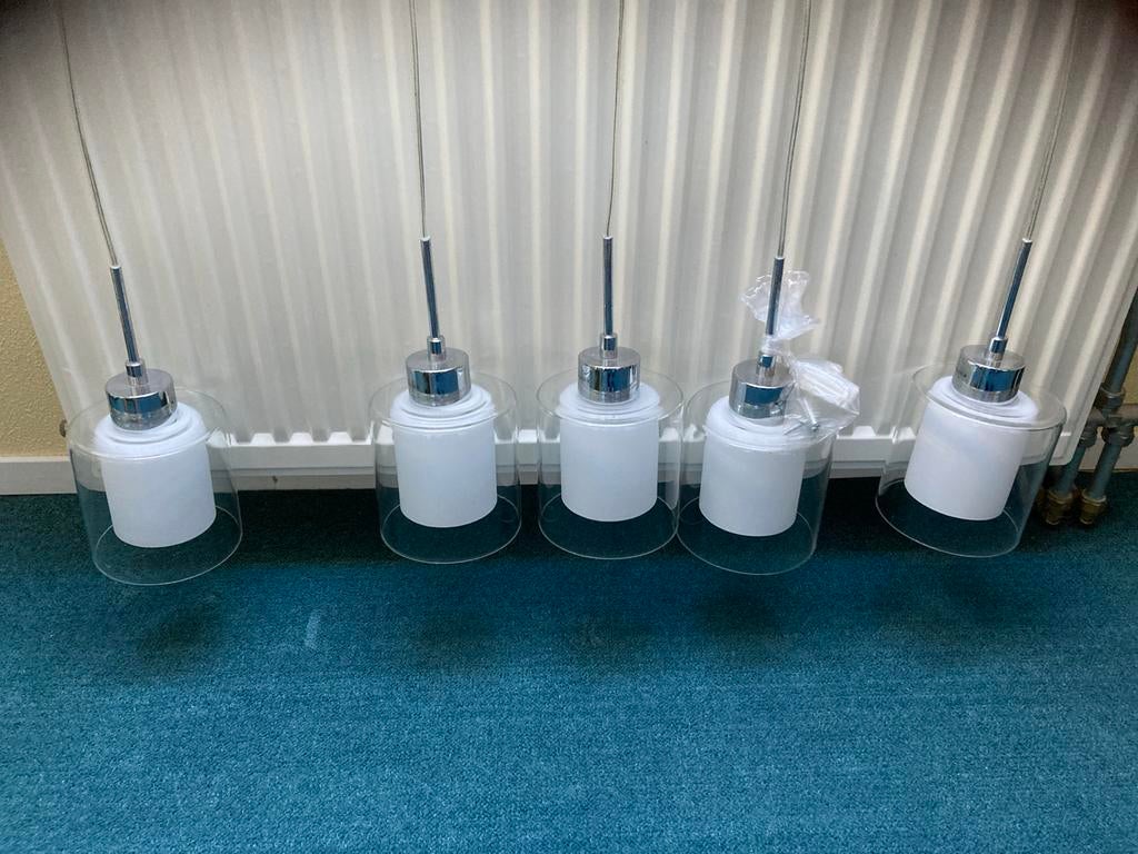 Set van 5 moderne hanglampen - Chroom en Glas, Ophalen of Verzenden, Zo goed als nieuw, Glas, 75 cm of meer