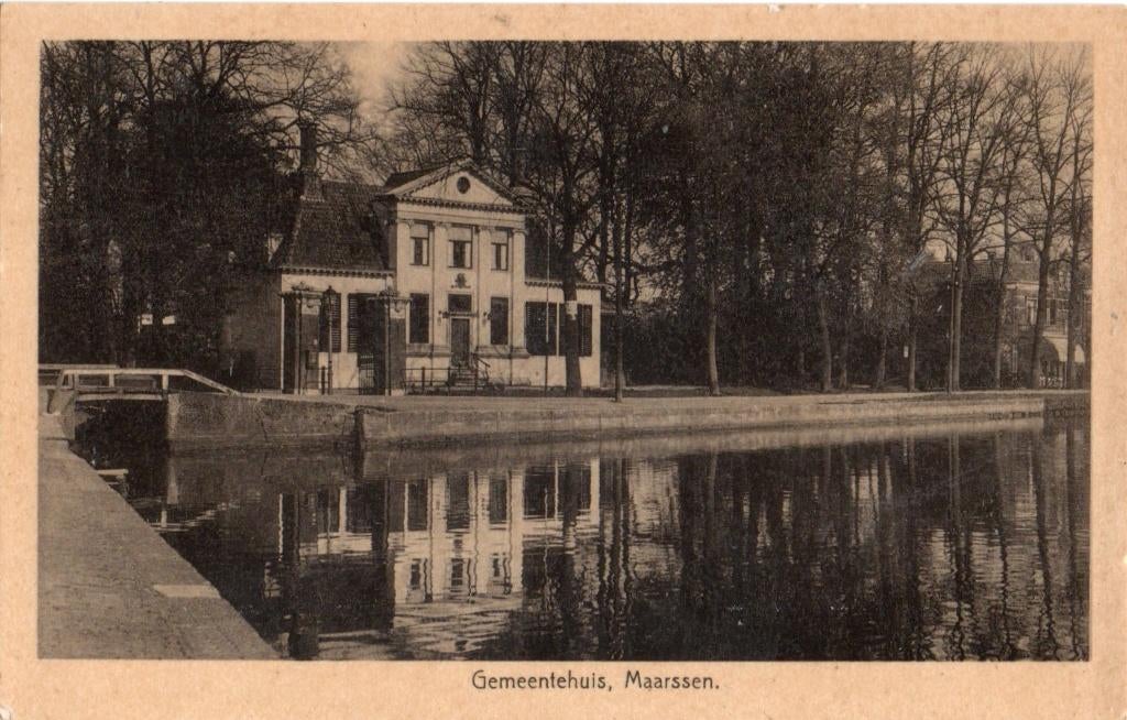 Maarssen, Gemeentehuis. 5872, Verzamelen, Ansichtkaarten | Nederland, Verzenden, 1920 tot 1940, Gelopen, Utrecht