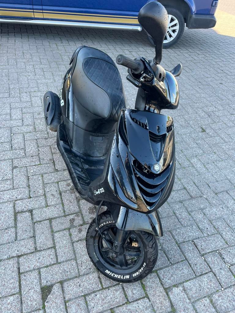 Piaggio zip 4t, Fietsen en Brommers, Scooters | Piaggio, Ophalen, Zo goed als nieuw, Benzine, Zip