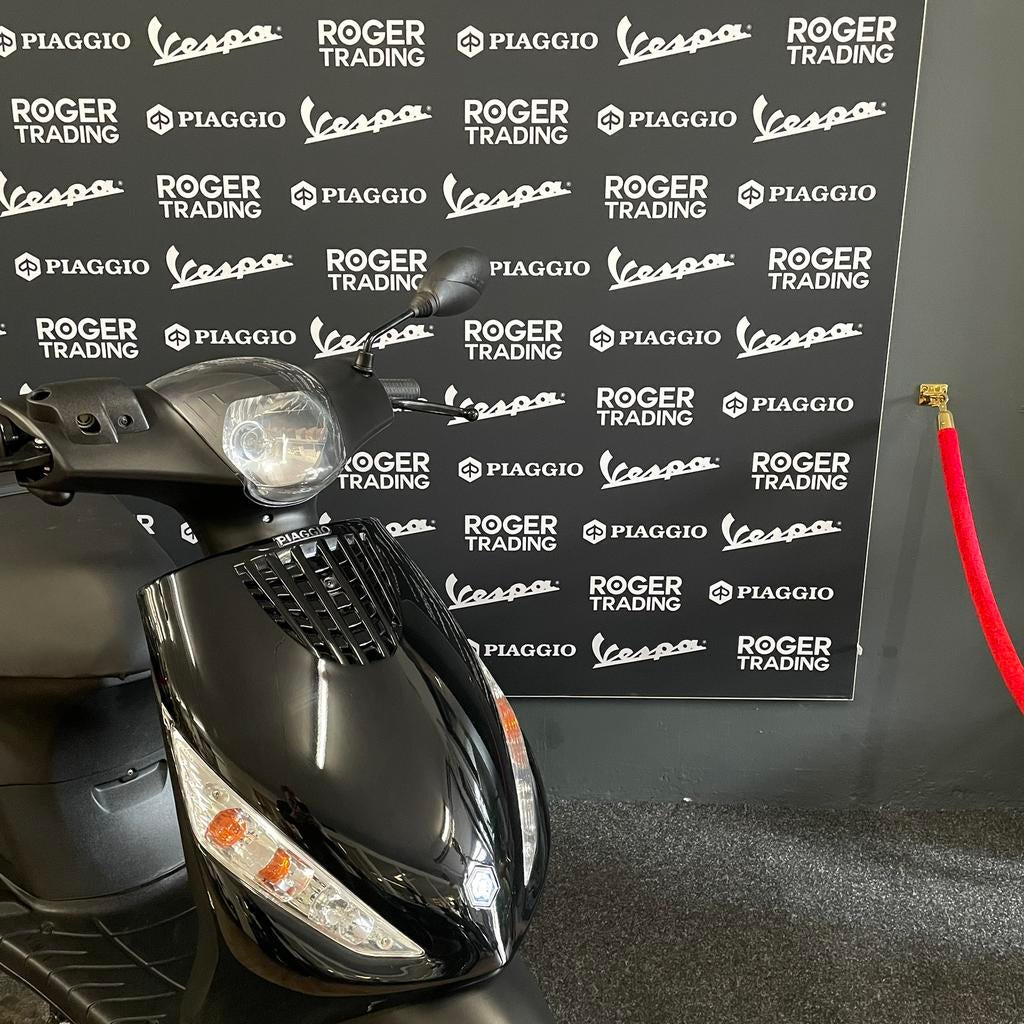 Piaggio Zip 50 Brom 2-Takt ~ Glans Zwart ~ 2017 ~ 859km New!, Ophalen, Piaggio, Maximaal 45 km/u, Nieuw