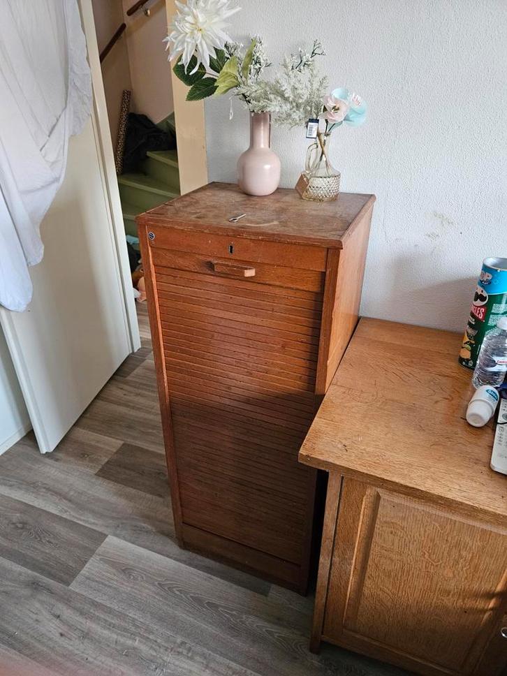 Vintage Eeka Notariskast / Archiefkast met Rolluik, Antiek en Kunst, Antiek | Kantoor en Zakelijk, Ophalen