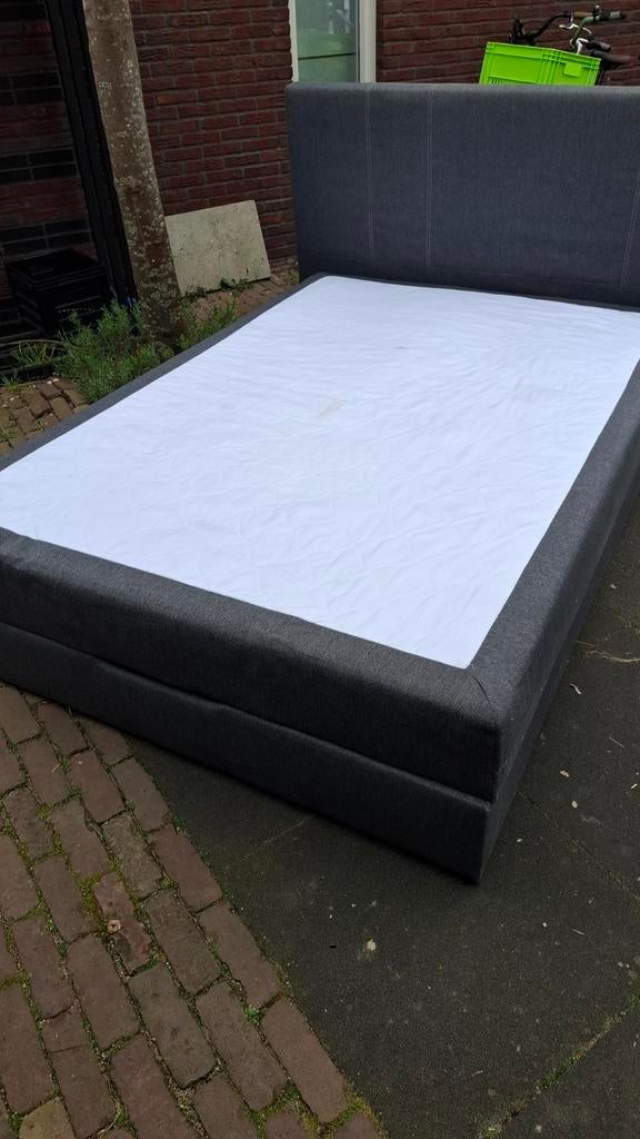 Boxspring met opbergruimte (140x200), Ophalen of Verzenden, Zo goed als nieuw, Tweepersoons, 140 cm