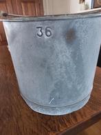 Brocante emmer (vuilnis emmer) van vroege, Ophalen