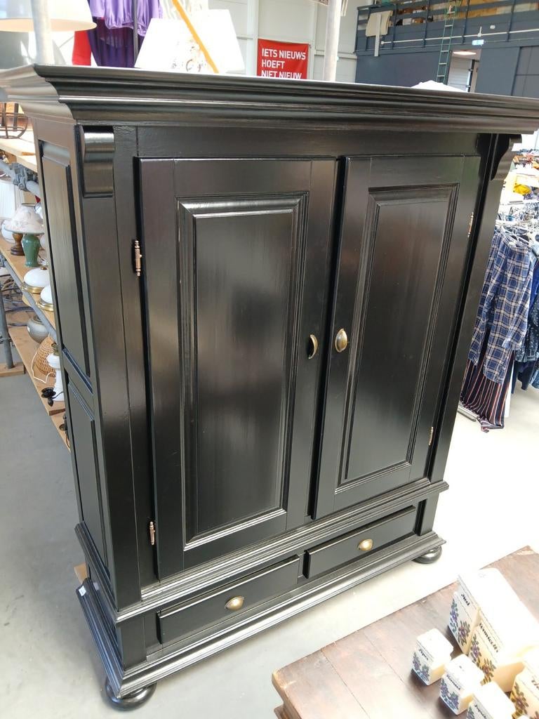 Moderne zwarte kast - Estafette Harlingen, Ophalen, Gebruikt, Met deur(en), 200 cm of meer