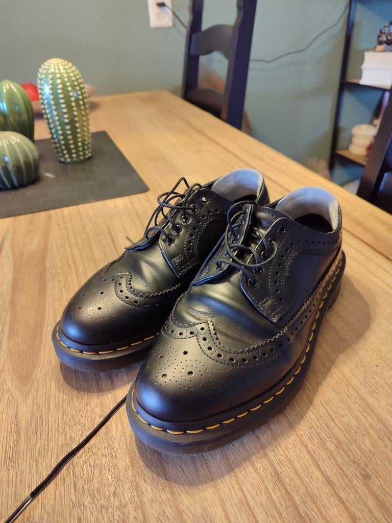 Dr. Martens Brogues Maat 40 - Zo goed als nieuw!, Ophalen, Schoenen met lage hakken, Zwart, Dr. Martens