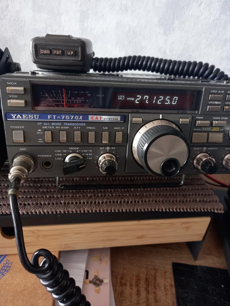 Yaesu FT-757GX HF All Mode Transceiver, Telecommunicatie, Zenders en Ontvangers, Ophalen
