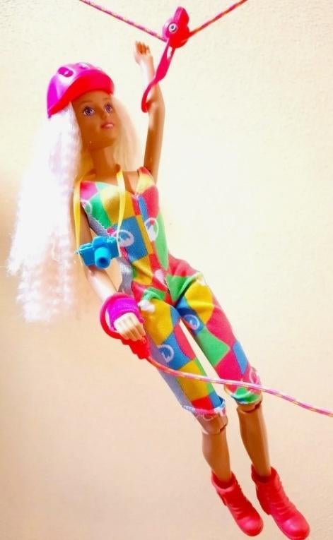 Poupée Sindy – Climbing Mountain Fun Doll – Hasbro 1994 – Avec Accessoires