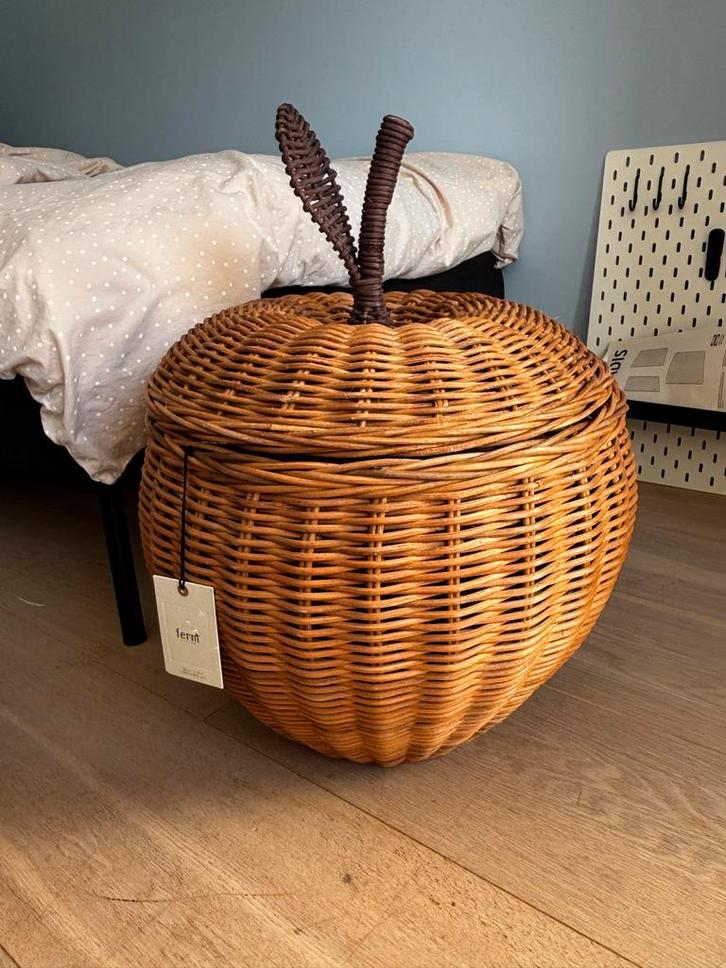 Ferm Living Rattan Apple Mand - Decoratieve Opberger, Kinderen en Baby's, Kinderkamer | Inrichting en Decoratie, Zo goed als nieuw
