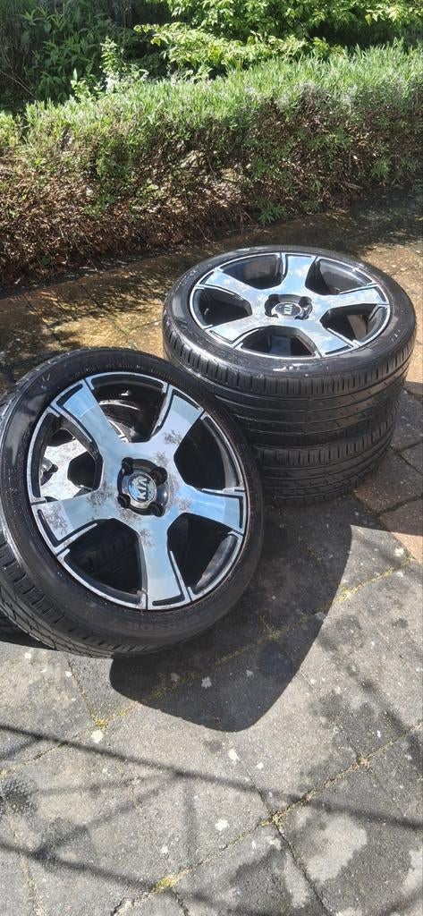 17 inch Kia Rio "Phantom" Velgen + Tyfoon Banden (4x100), Ophalen, Gebruikt, Banden en Velgen, Personenwagen