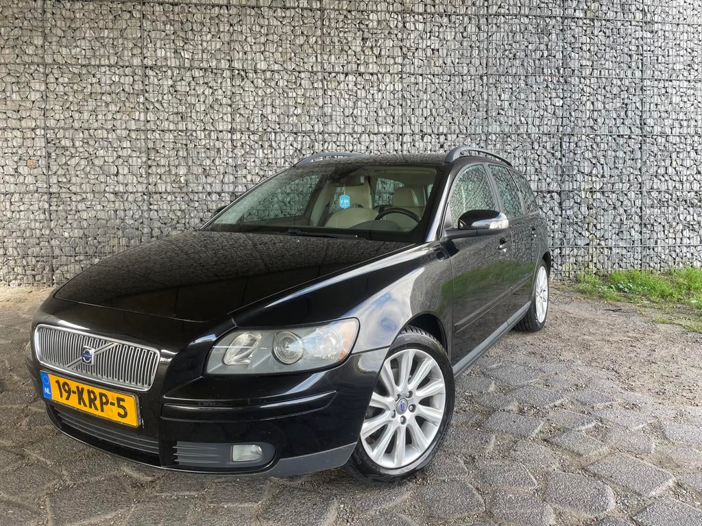 FULL OPTION Volvo V50 2.0 2006 Zwart/NIEUWE APK/ZEER NETJES/, Auto's, Voorwielaandrijving, 1281 kg, Beige, 4 cilinders
