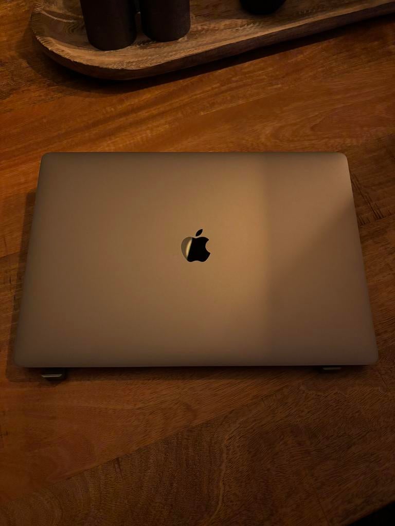 Macbook Pro i7, Computers en Software, Apple Macbooks, MacBook Pro, 2 tot 3 Ghz, Qwerty, 512 GB