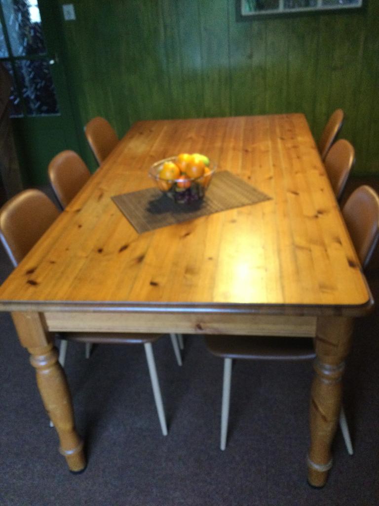 6 stoelen met stalen houtkl.poten (jysk), Ophalen, Zo goed als nieuw, Vijf, Zes of meer stoelen