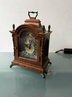 Antieke Wuba tafelklok - Houten kast met messing details, Ophalen of Verzenden