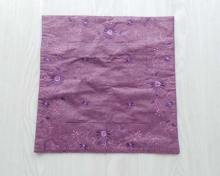 NIEUWE KUSSENHOES met sierrand. Met rits. 40 x 40 cm, Huis en Inrichting, Woonaccessoires | Kussens, Nieuw, Vierkant, Ophalen of Verzenden