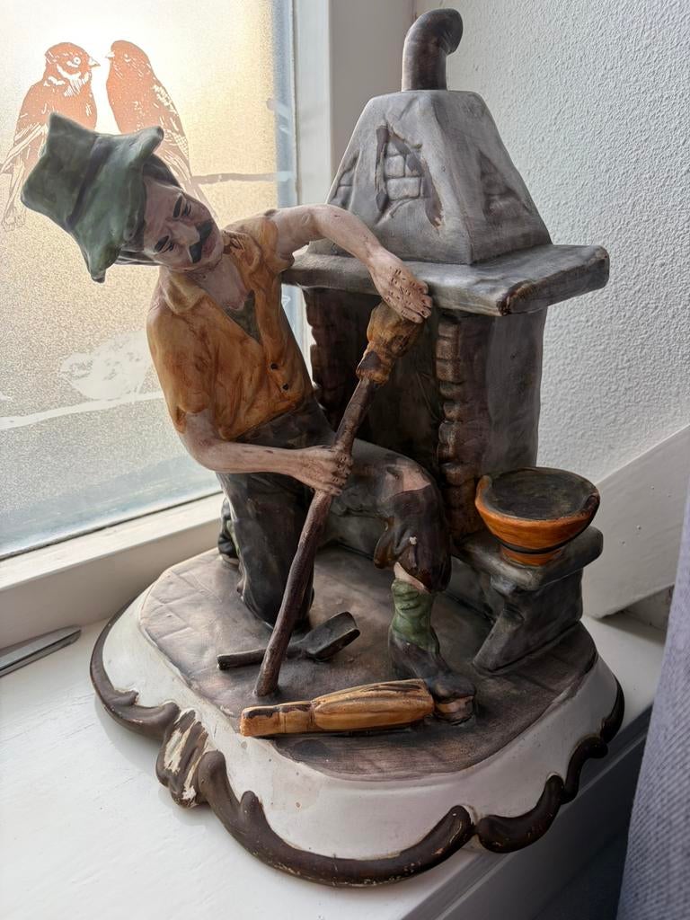 Leuk antiek beeld van Capodimonte, Antiek en Kunst, Antiek | Keramiek en Aardewerk, Ophalen of Verzenden