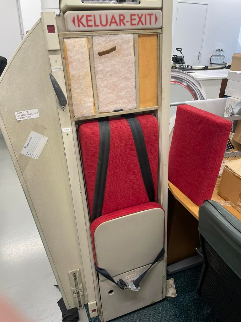 Vliegtuig onderdelen en instrumenten en meer, Verzamelen, Ophalen, Gebruikt, Overige typen