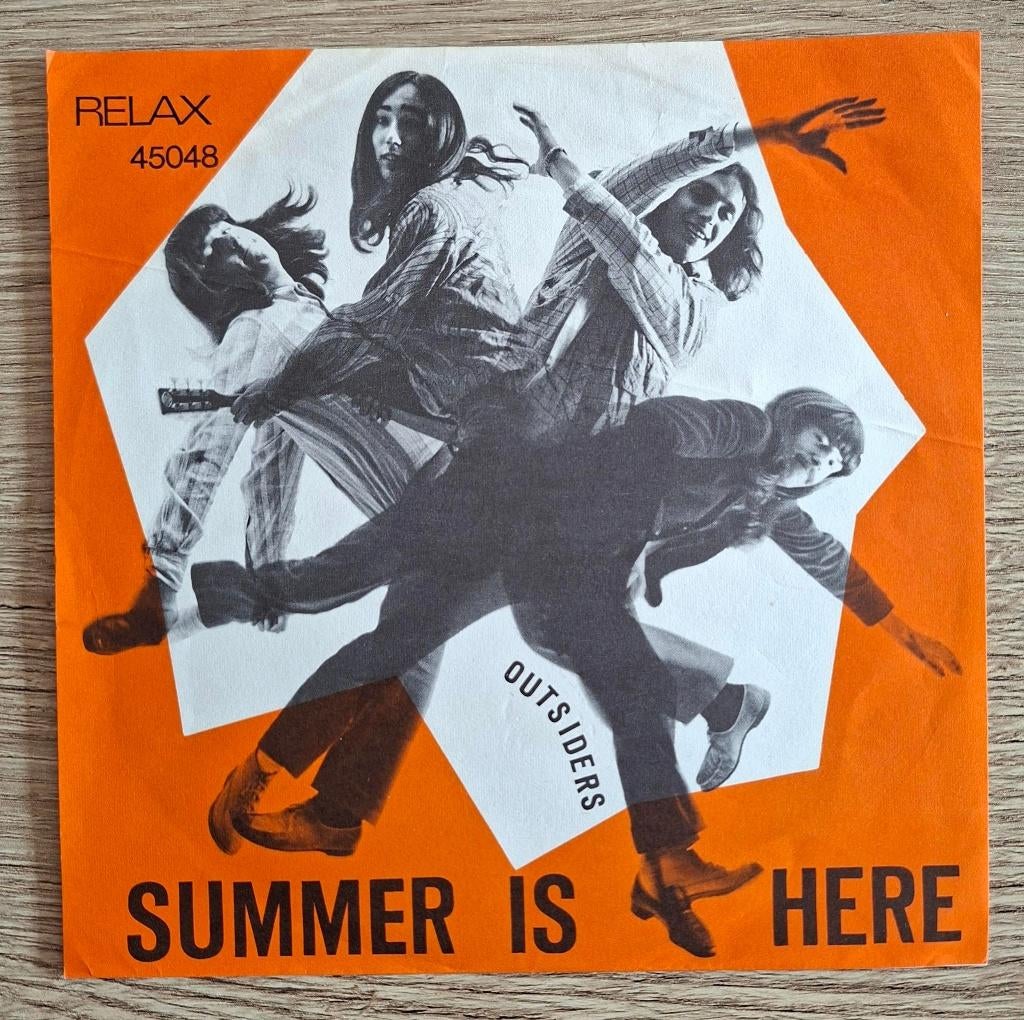Outsiders single Nederbeat Summer Is Here, Gebruikt, 7 inch, Single, Ophalen of Verzenden