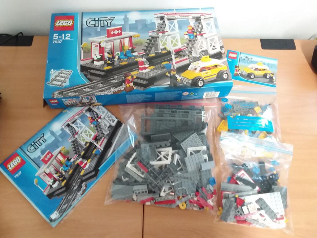 Lego set 7937 trein station, Ophalen, Zo goed als nieuw