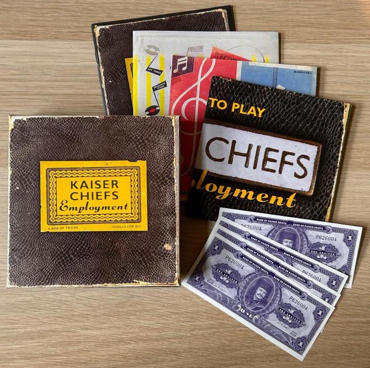 KAISER CHIEFS - Employment ( 2CD boxset ), Cd's en Dvd's, Cd's | Rock, Zo goed als nieuw, Poprock, Ophalen of Verzenden
