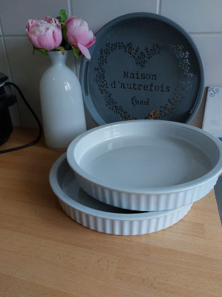Quiche ovenschaal/ appeltaartbakvorm 26 cm, Ophalen of Verzenden, Overige stijlen, Aardewerk, Schaal of Schalen