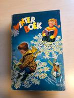 Winterboek van vroeger vol met verhalen en spelletjes, Ophalen of Verzenden
