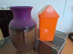 Vintage paarse vaas en oranje prullenbak, Huis en Inrichting, Woonaccessoires | Vazen, Minder dan 50 cm, Glas, Oranje, Zo goed als nieuw
