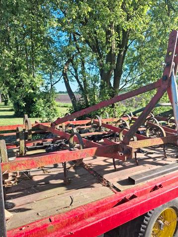 grondbak weidesleep cultivator beschikbaar voor biedingen