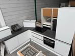 Prachtige Hoekkeuken Wit + Apparatuur + GEDEMOMTEERD