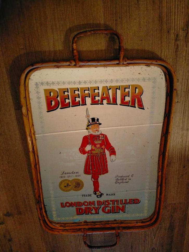 Beefeater Dry Gin vintage dienblad GEBRUIKT RARE drank rotan, Verzamelen, Merken en Reclamevoorwerpen, Gebruikt, Gebruiksvoorwerp