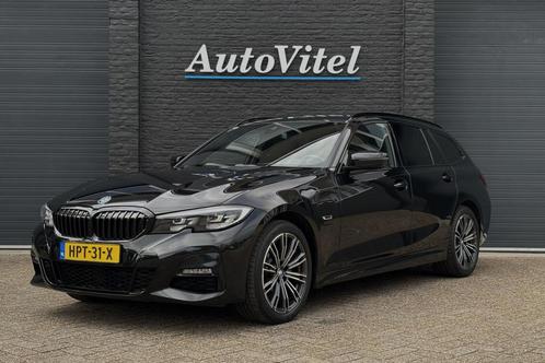 BMW 3 Serie Touring 320e M-Sport | Camera | Head-Up | Stoelv, Auto's, BMW, Bedrijf, Te koop, 3-Serie, ABS, Achteruitrijcamera