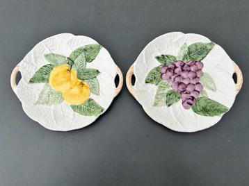 Vintage Wandborden met Fruitdecoratie beschikbaar voor biedingen