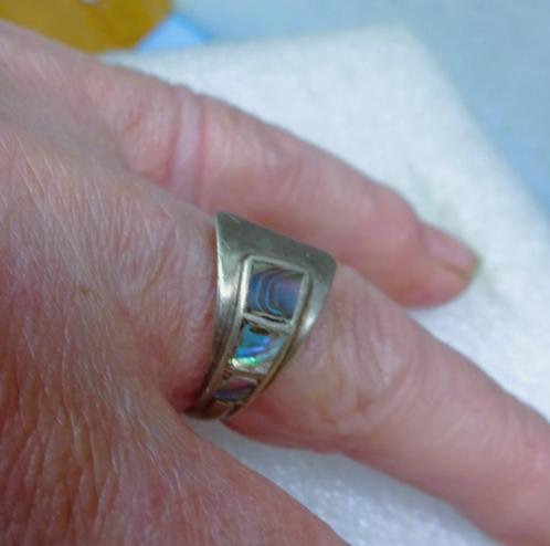 Zilverkleurige Alpaca ring met 3  parelmoer blokjes, Sieraden, Tassen en Uiterlijk, Ringen, Gebruikt, Dame, 17 tot 18, Zilver