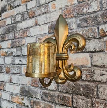 2 grote franse lelie wandwindlichten beschikbaar voor biedingen