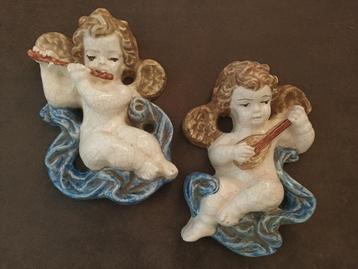 Twee muur engeltjes / cherubijnen porselein? beschikbaar voor biedingen
