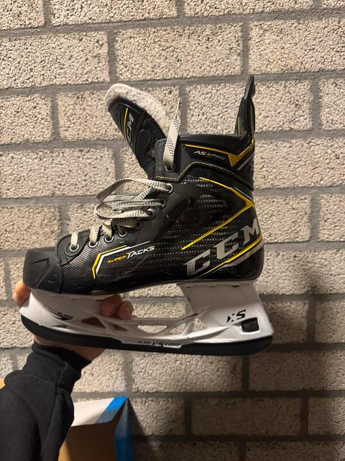 CCM supertacks AS3 PRO ijshockeyschaatsen, Sport en Fitness, IJshockey, Gebruikt, Schaatsen, Ophalen of Verzenden