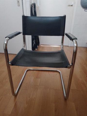 4 zwarte vintage echt leren stoelen  beschikbaar voor biedingen