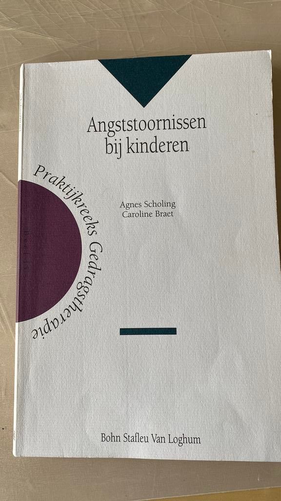 Angststoornissen bij kinderen en behandelwijzer cgt, Ophalen of Verzenden, Zo goed als nieuw, Ontwikkelingspsychologie