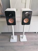 Teufel Hifi speakerset wit in nieuwstaat incl standaards, Audio, Tv en Foto, Luidsprekers, Zo goed als nieuw, 60 tot 120 watt