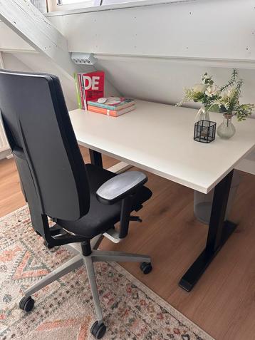 Ergonomische bureaustoel, verstelbaar beschikbaar voor biedingen