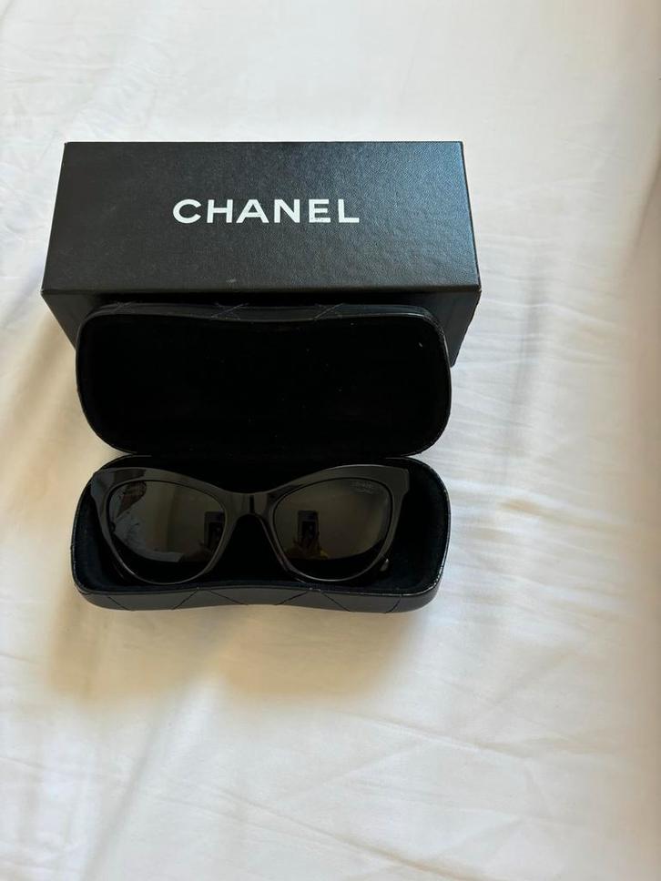 Chanel Zonnebril - Stijlvol & Tijdloos, Sieraden, Tassen en Uiterlijk, Zonnebrillen en Brillen | Dames, Zo goed als nieuw, Zonnebril